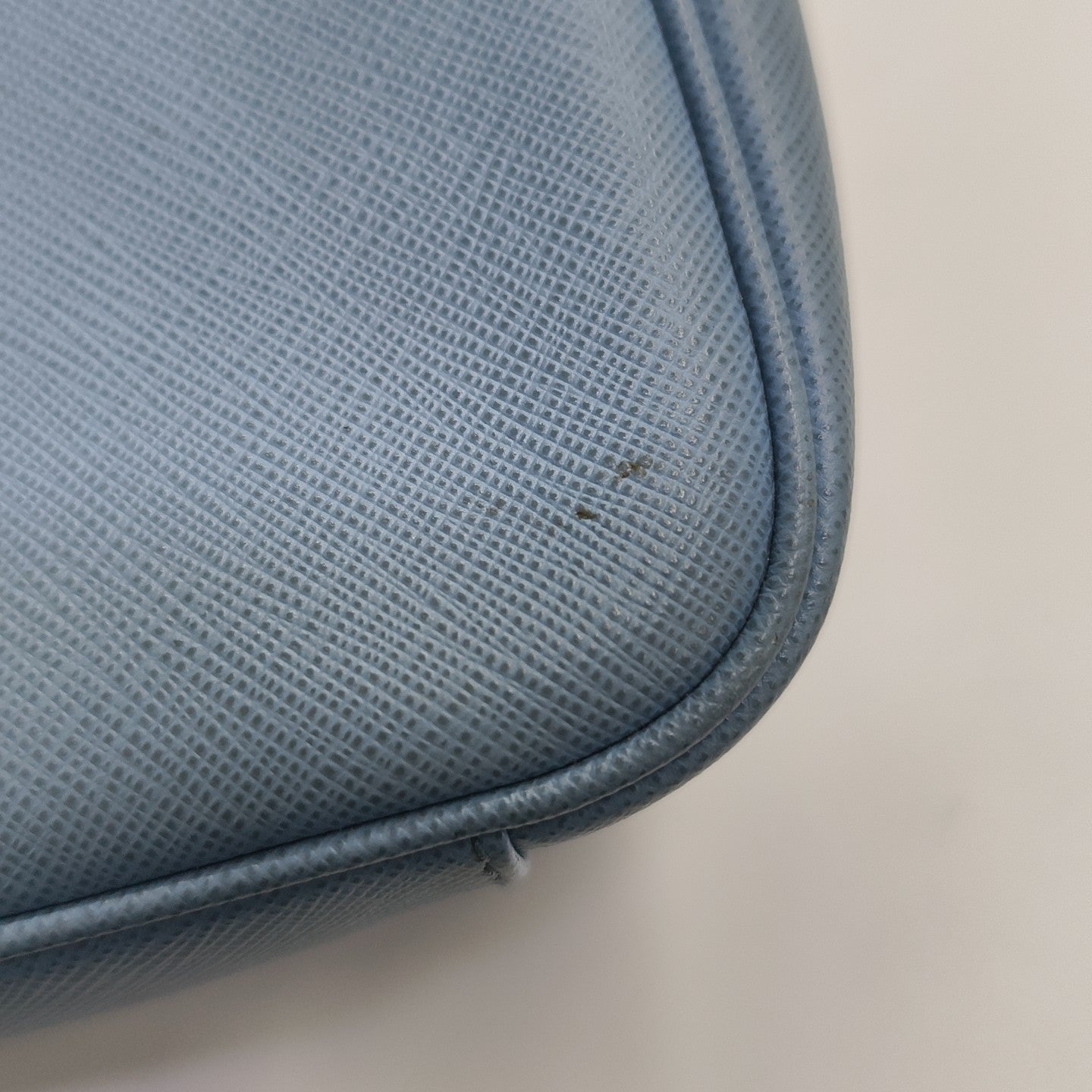 Re-Edition2005 Saffiano Calfskin Blue