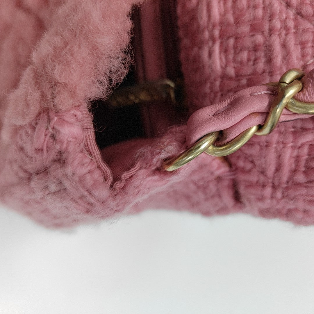 CLASSIC FLAP Mini Quilted Sheepskin Red