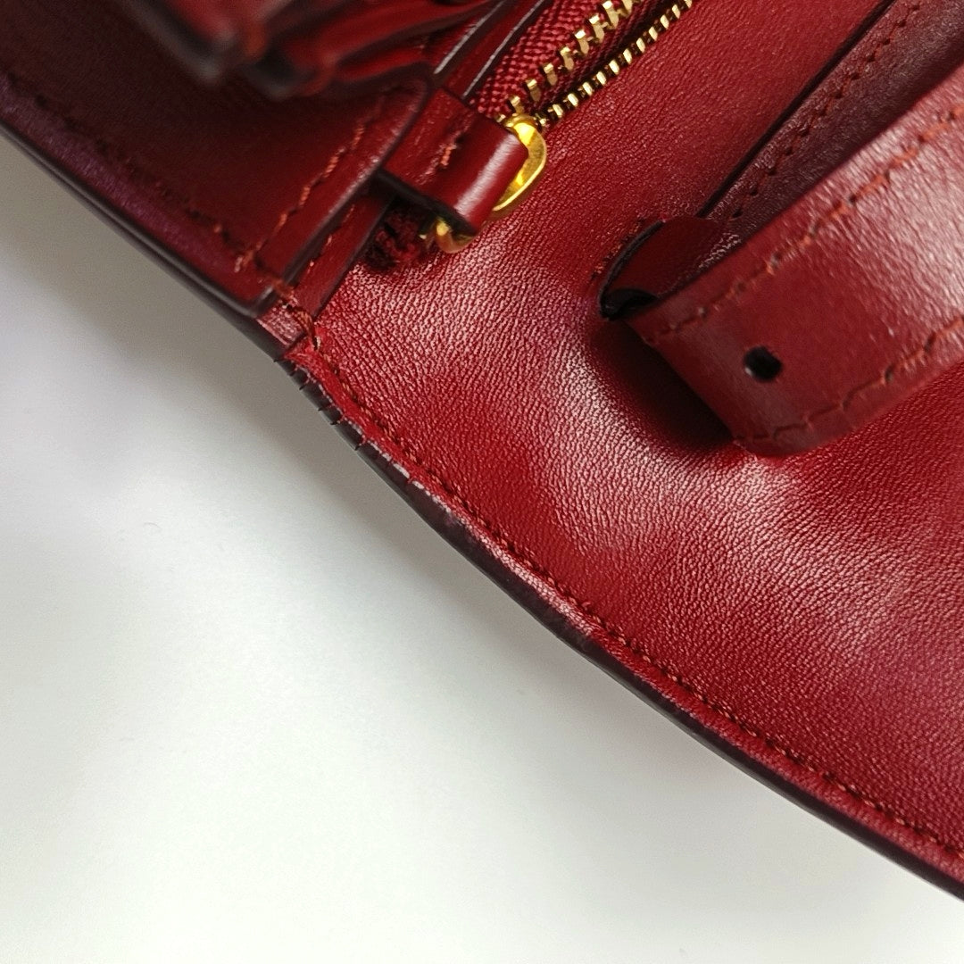 CLASSIC BOX Medium Calfskin Red
