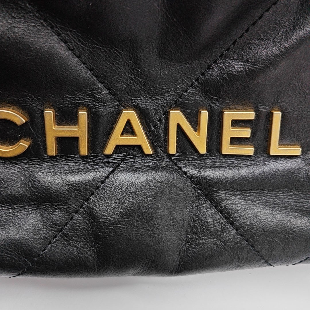 CHANEL 22 Mini Quilted Calfskin Black