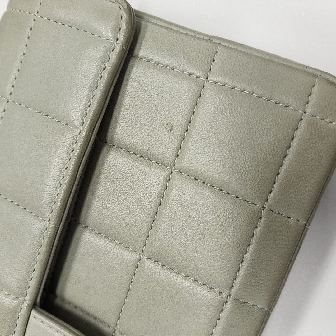 CHOCOLATE BAR Quilted Lambskin Gray
