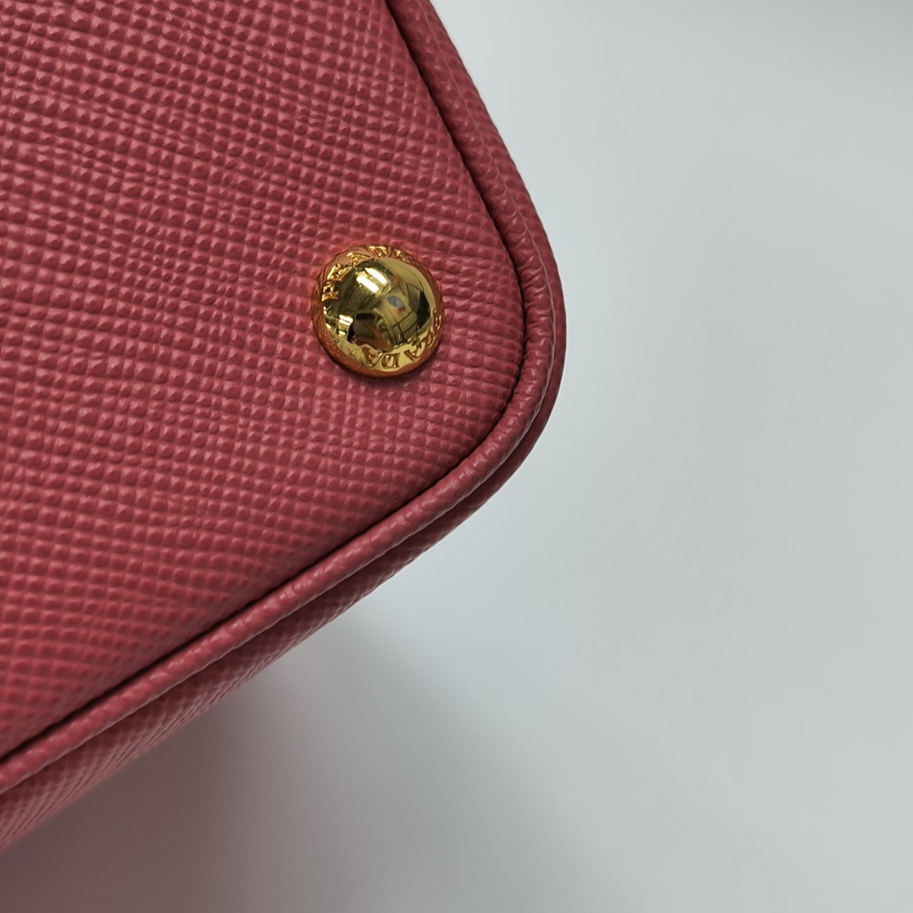 Saffiano Calfskin Tote Bag Medium Red