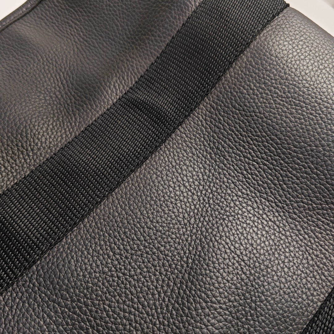 Calfskin Shoulder Bag Medium Black