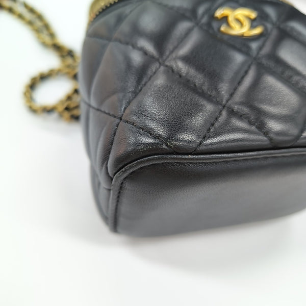 VANITY CASE Mini Quilted Lambskin Black
