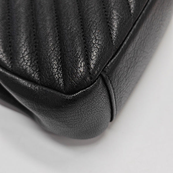 COLLEGE Medium Chevron Lambskin Black