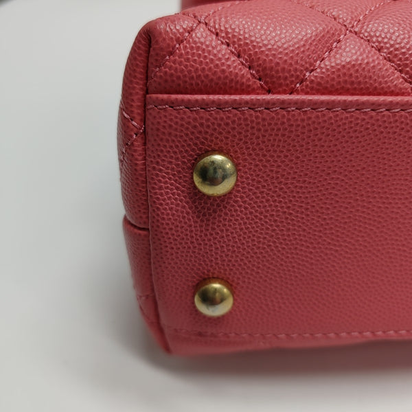 COCO HANDLE Becerro Granulado Acolchado Pequeño Rosa