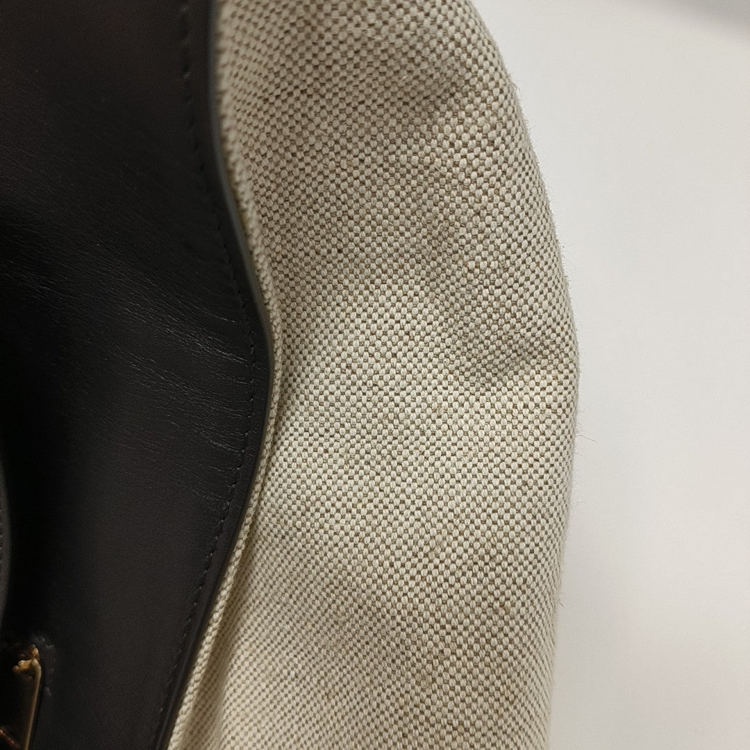 TRAPEZE Medium Calfskin Black