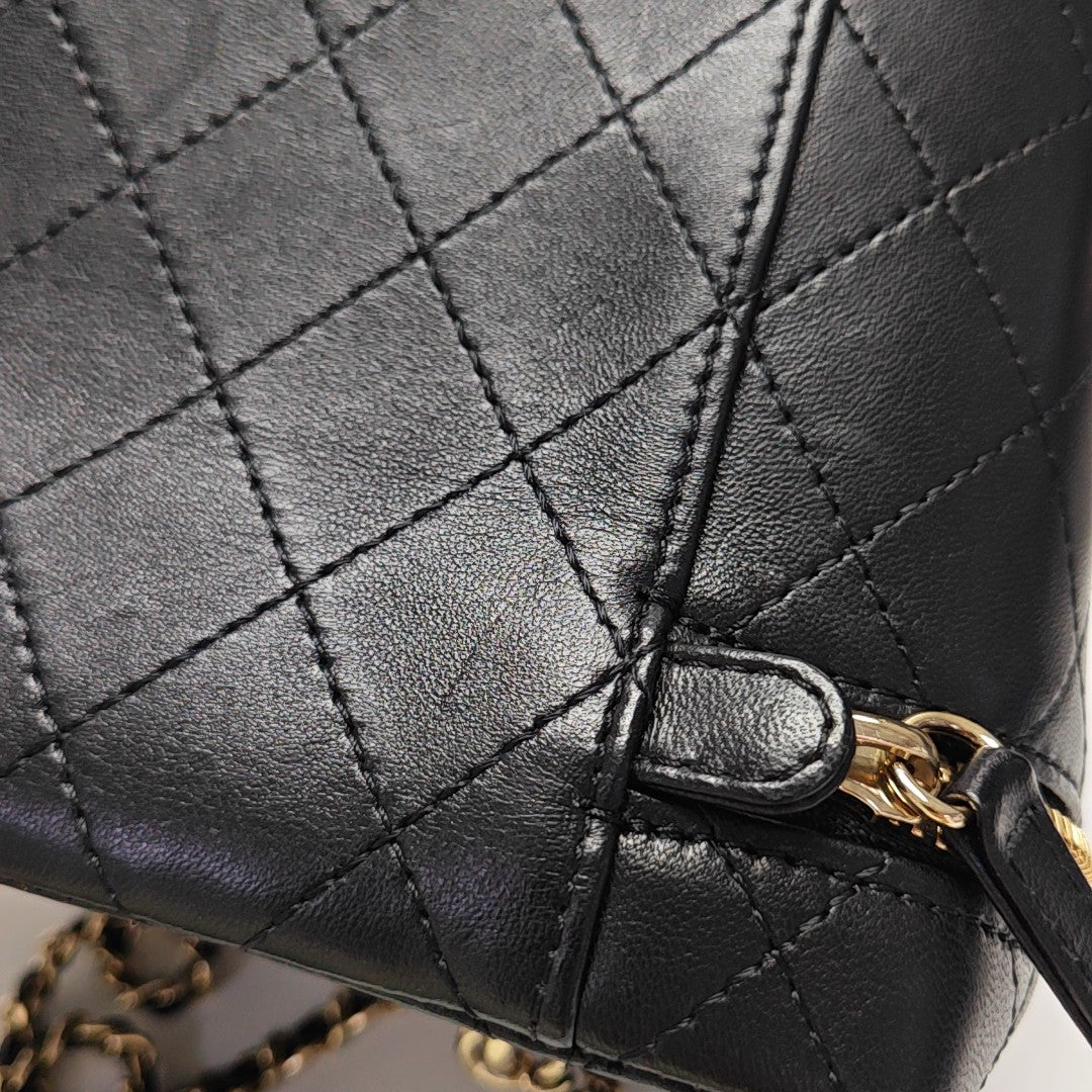 VINTAGE COSMETIC BAGS Quilted Lambskin Black