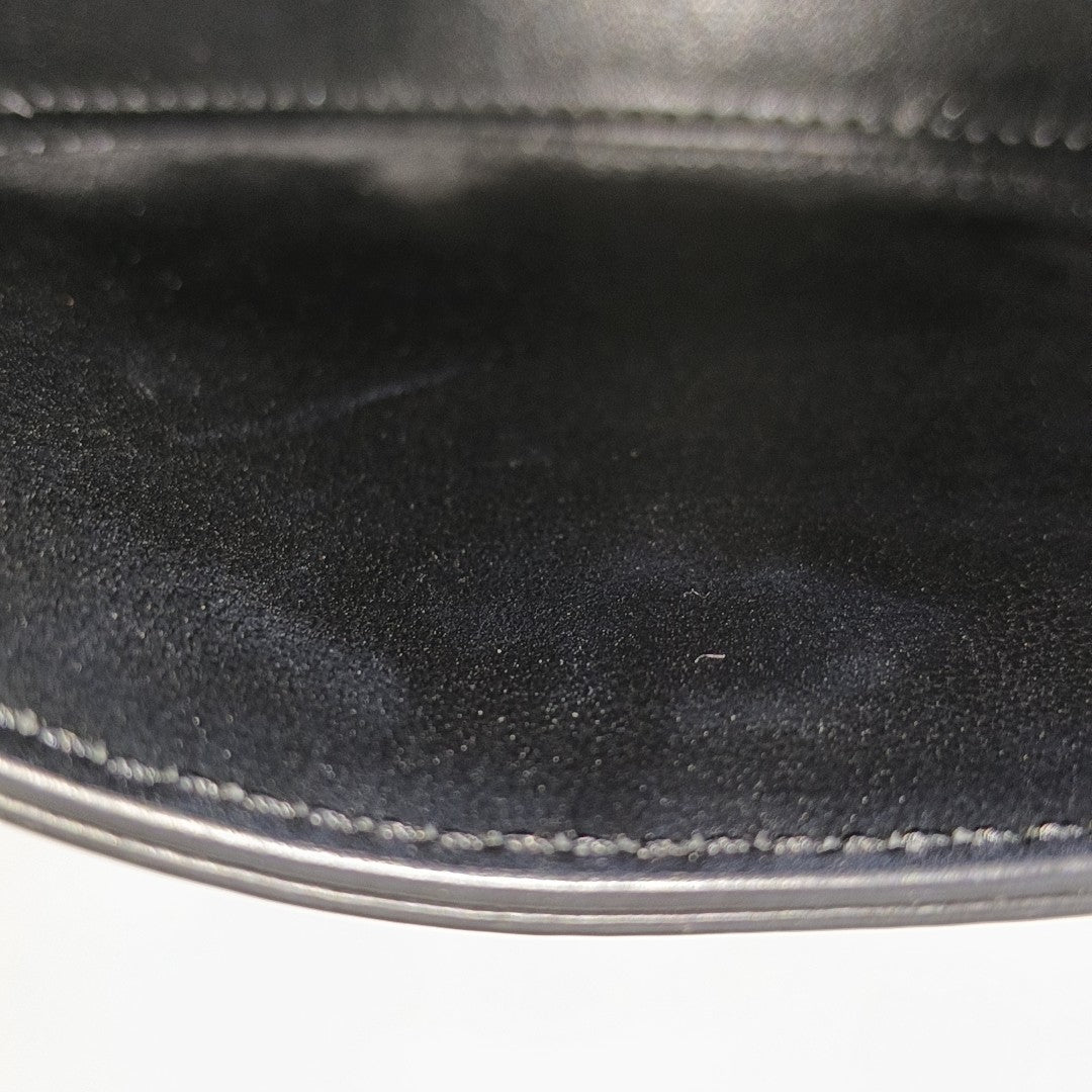 TRIANGLE Calfskin Black