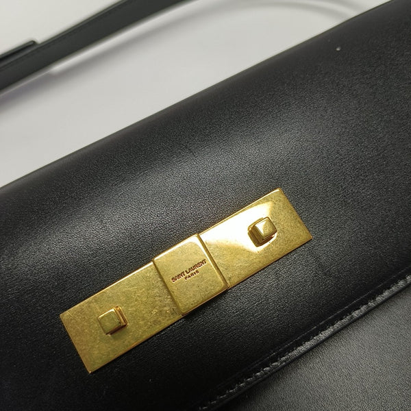 MANHATTAN Medium Calfskin Black