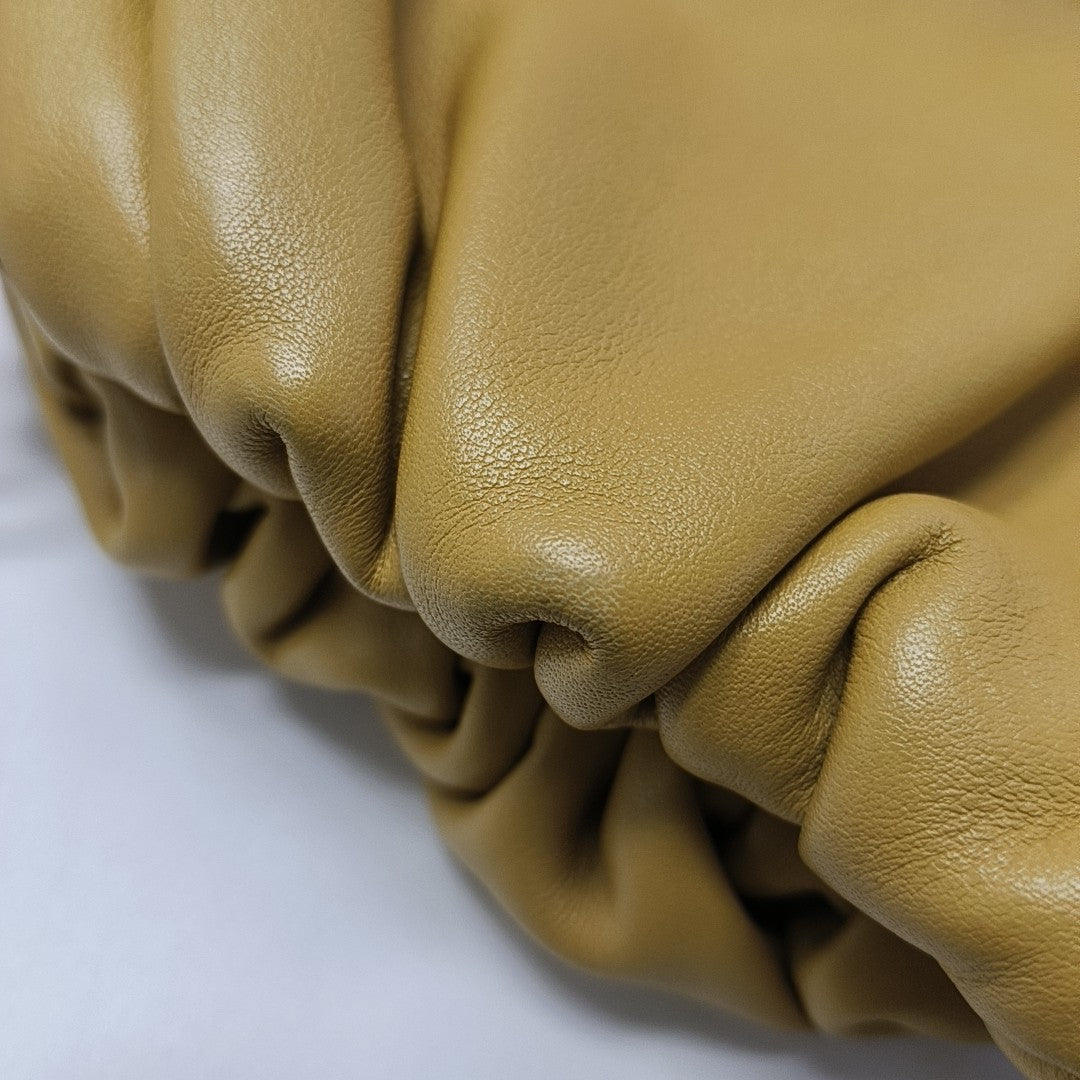 The Pouch Mini Calfskin Brown