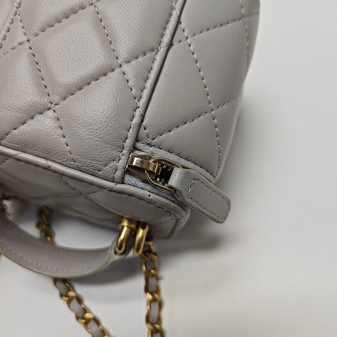 VANITY CASE Mini Quilted Lambskin Gray