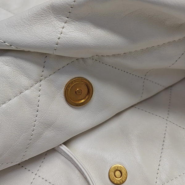 CHANEL 22 Small Quilted Calfskin White