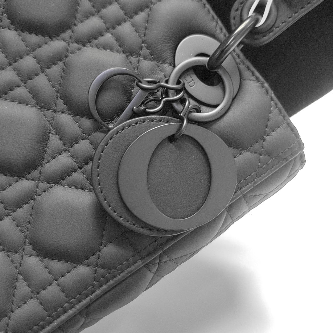 Lady Dior Medium Cannage Calfskin Black