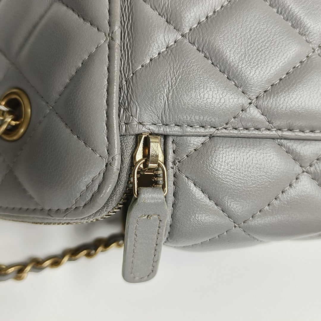 VANITY CASE Small Quilted Lambskin Gray