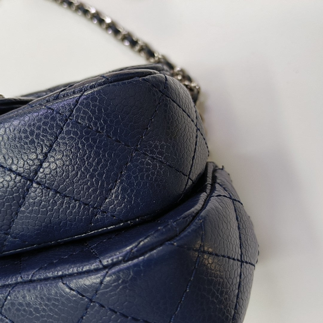 CLASSIC FLAP Quilted Grained Calfskin Blue