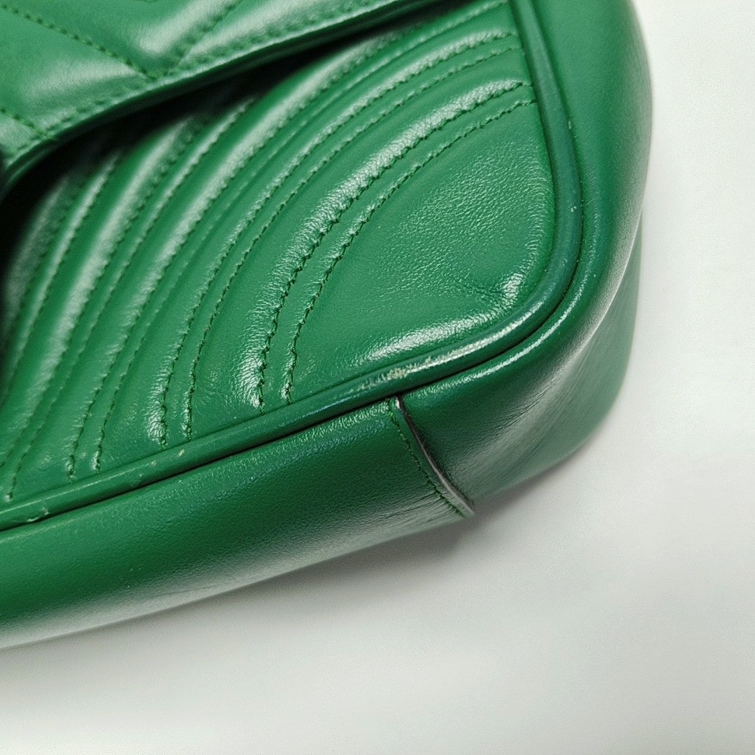 Authenticated pre-owned  GG Marmont Medium Quilted Calfskin Green - Shoulder Bag at Looply