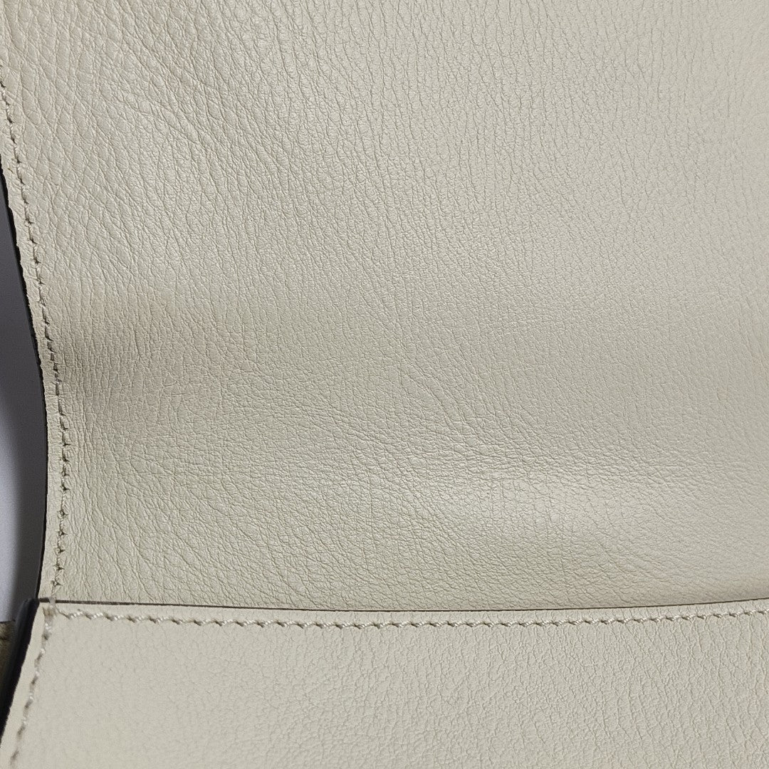 Nile Medium Calfskin White