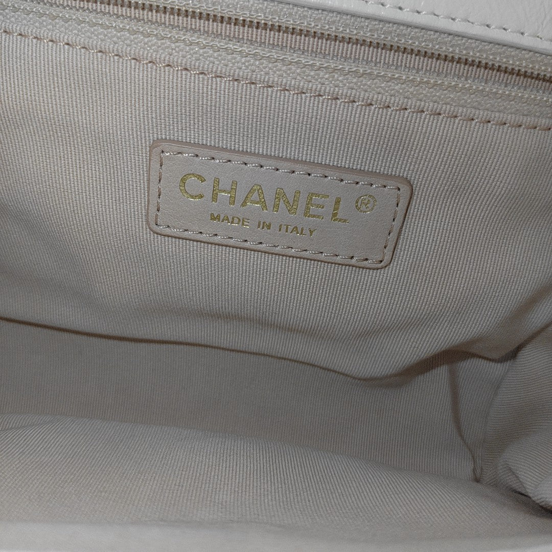 CLASSIC FLAP Mini Quilted Lambskin White