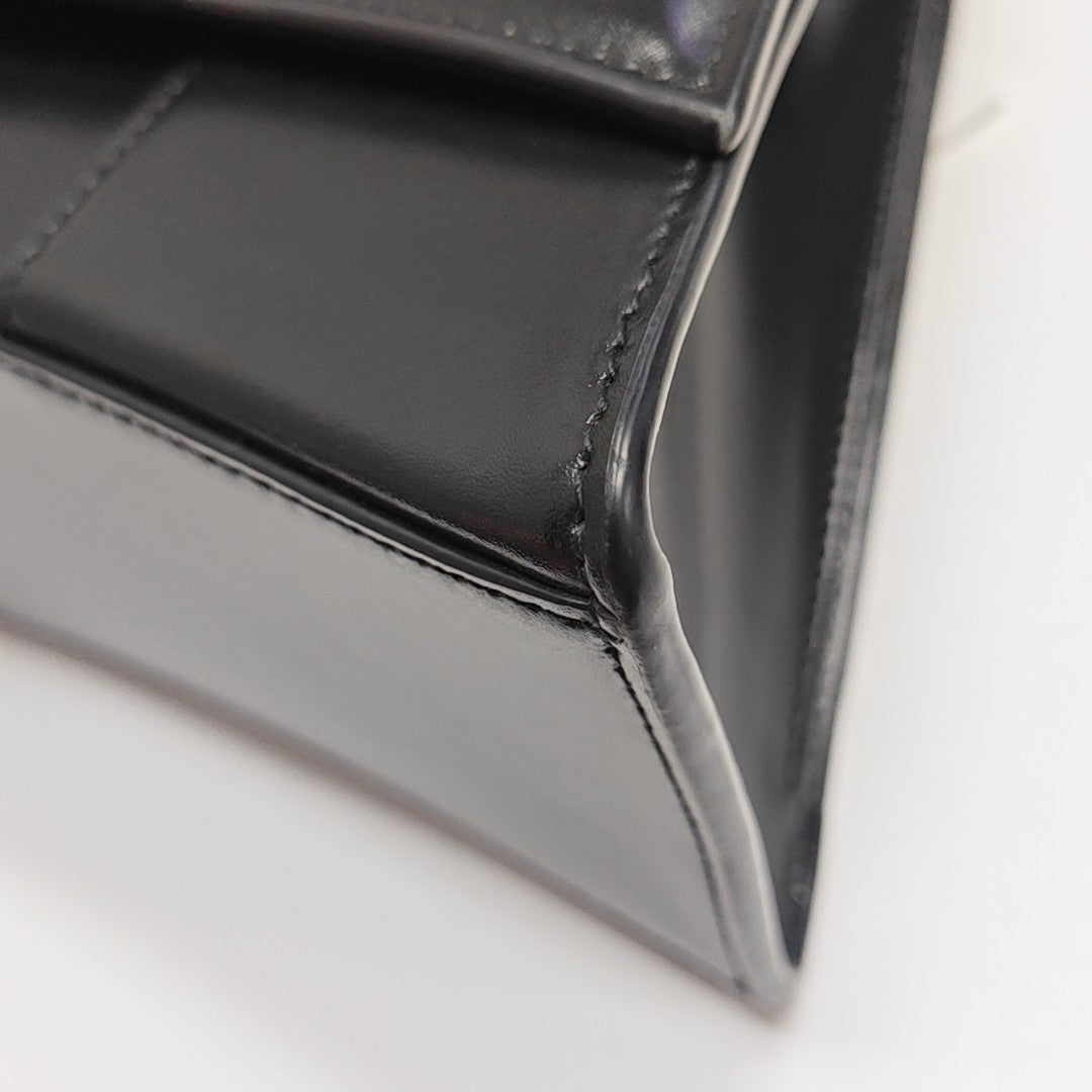 Hourglass Small Calfskin Black