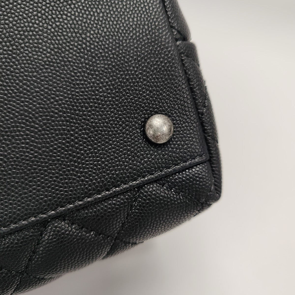 COCO HANDLE Large Quilted Grained Calfskin Black