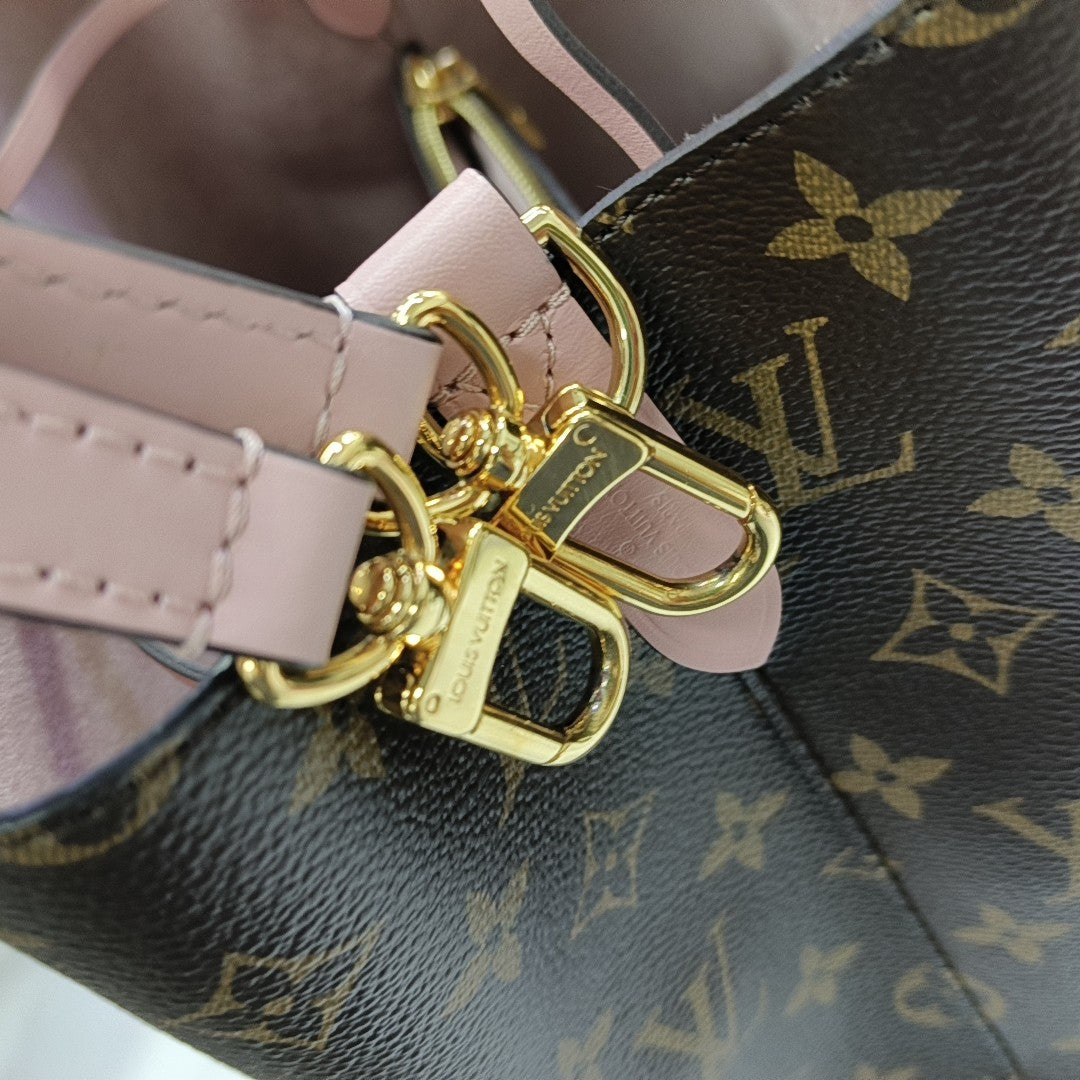 NÉONOÉ MM Monogram Coated Canvas Brown