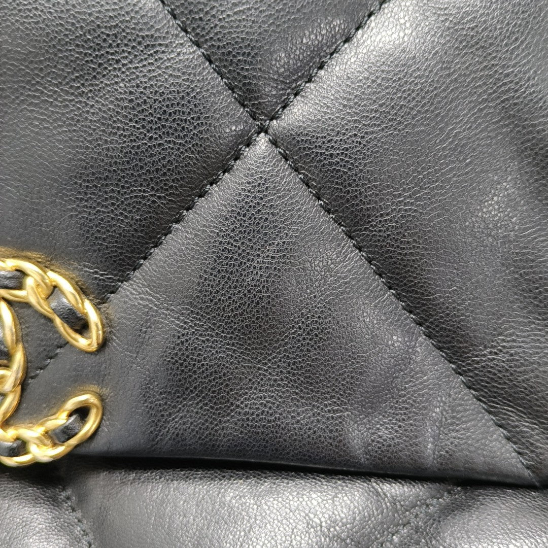 CHANEL 19 Small Quilted Lambskin Black