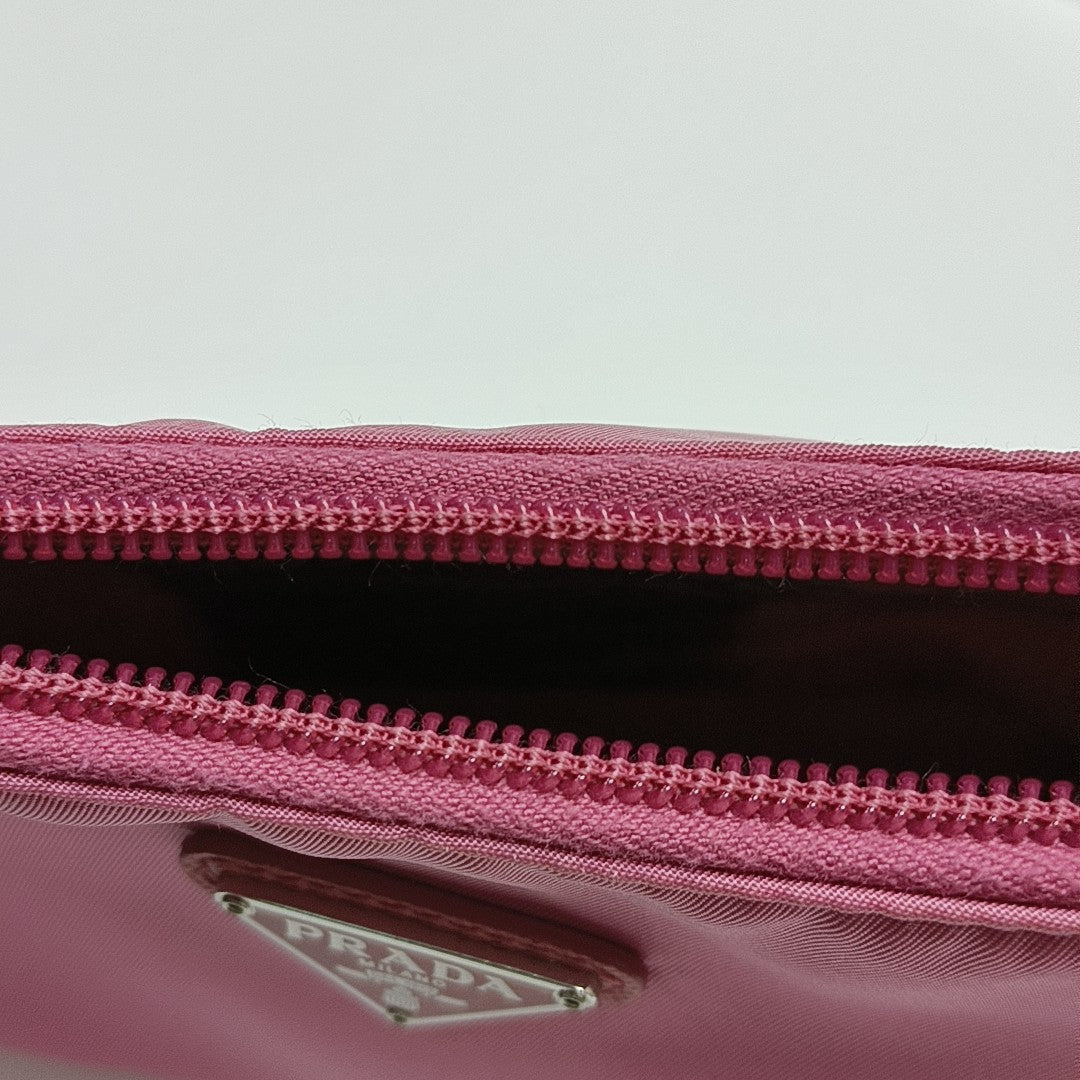 Re-Edition2000 Mini Nylon Red