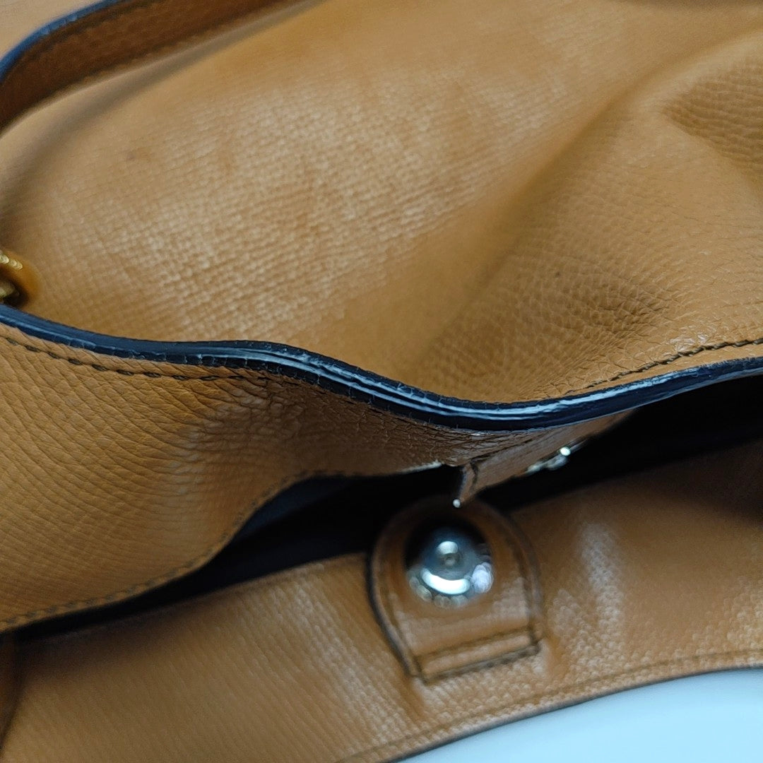 Authenticated pre-owned  Canterbury Calfskin Brown - Tote Bag at Looply