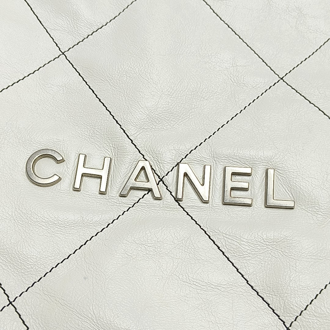 CHANEL 22 Large Quilted Calfskin White