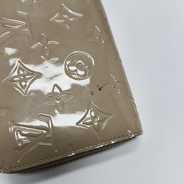 ZIPPY Monogram Patent Leather Gray Wallet