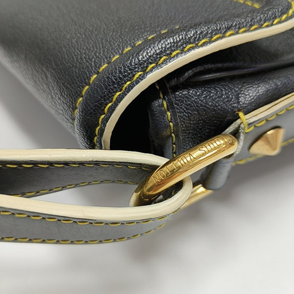 L'ESSENTIEL Calfskin Black