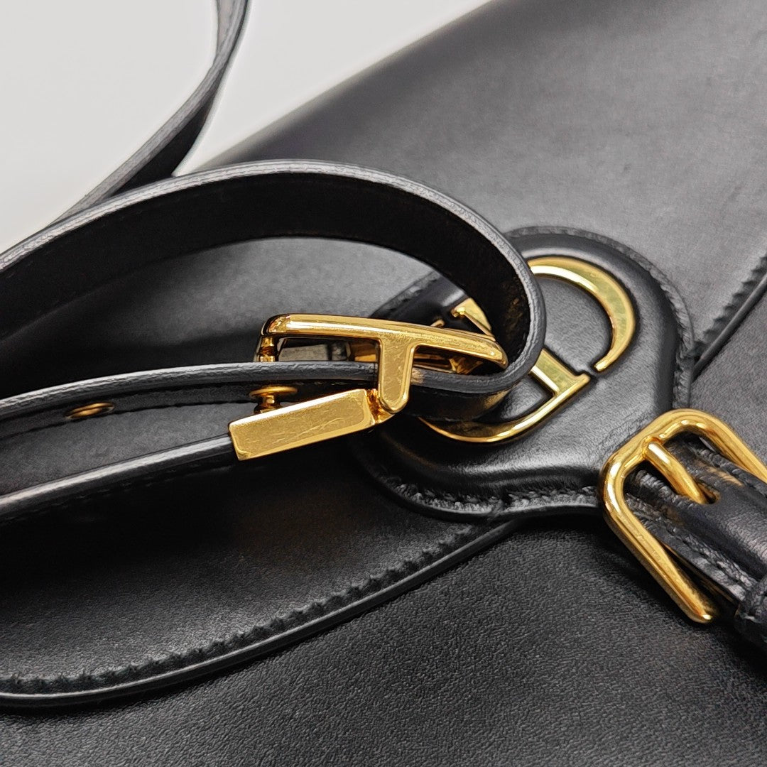 Bobby Medium Calfskin Black