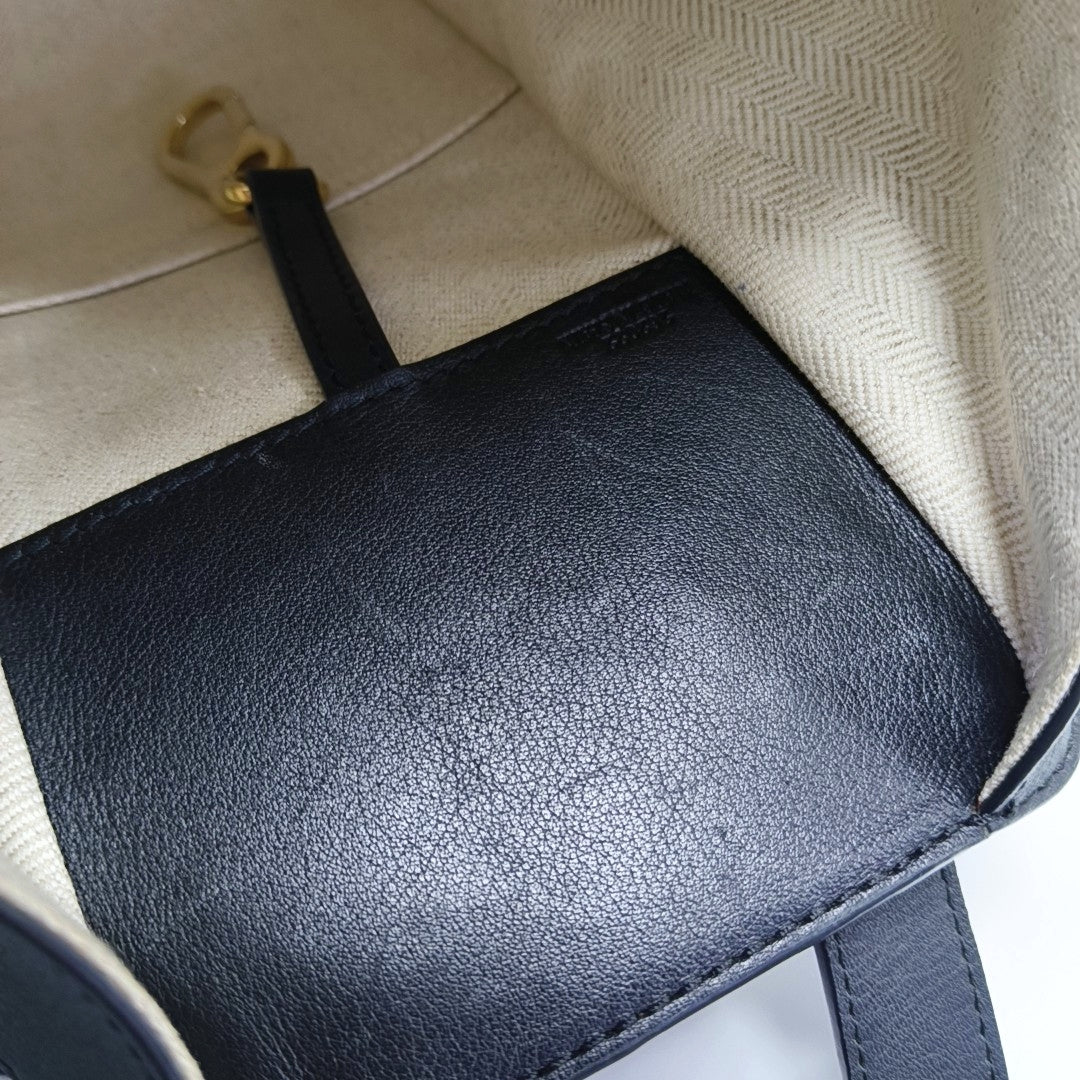Authenticated pre-owned  Hammock Small Calfskin Brown - Shoulder Bag at Looply