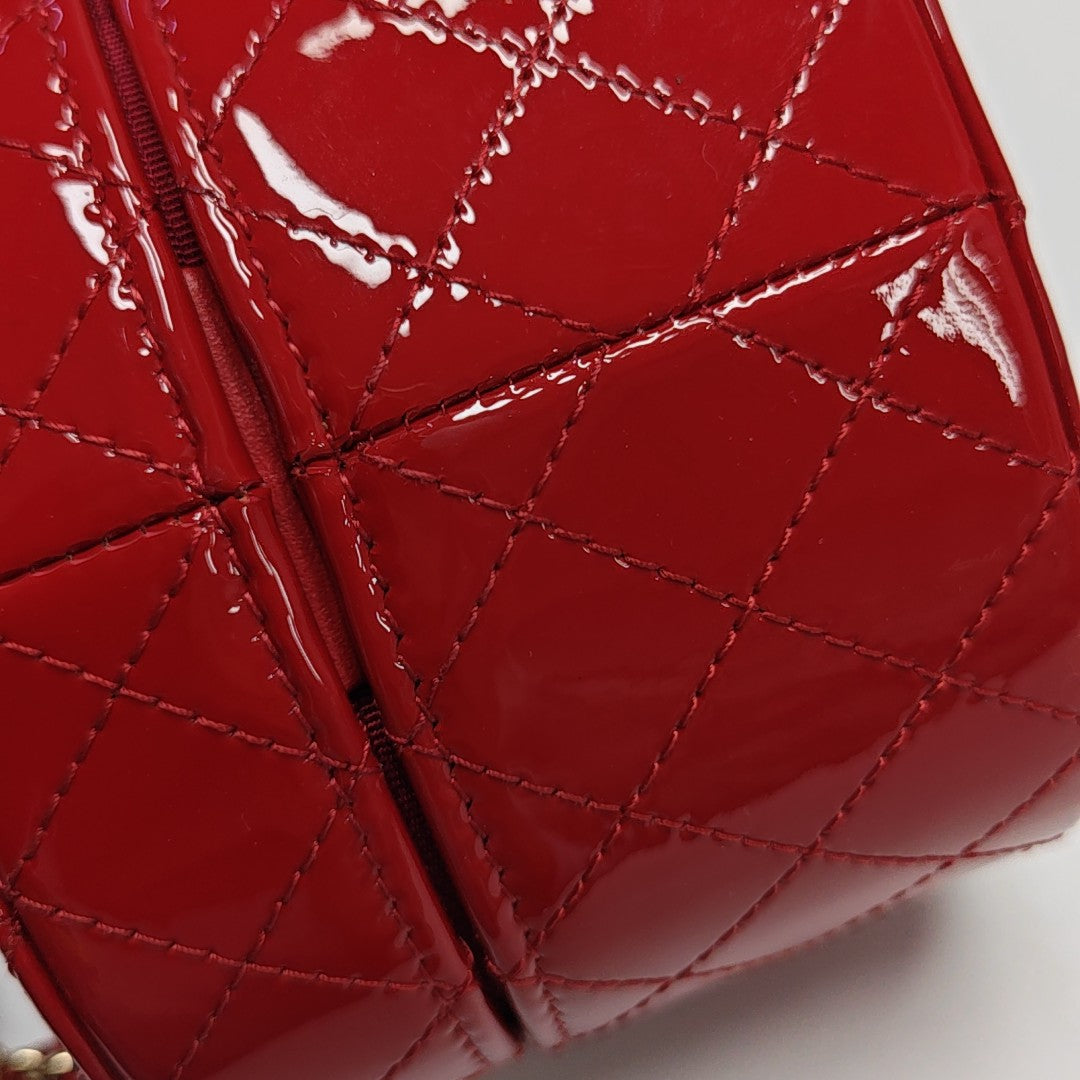 Round Vanity Quilted Patent Leather Red