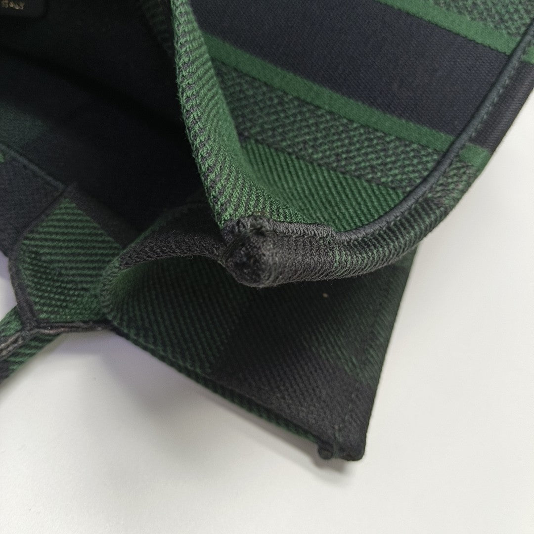 Authenticated pre-owned  Book Tote Medium Canvas Green - Tote Bag at Looply