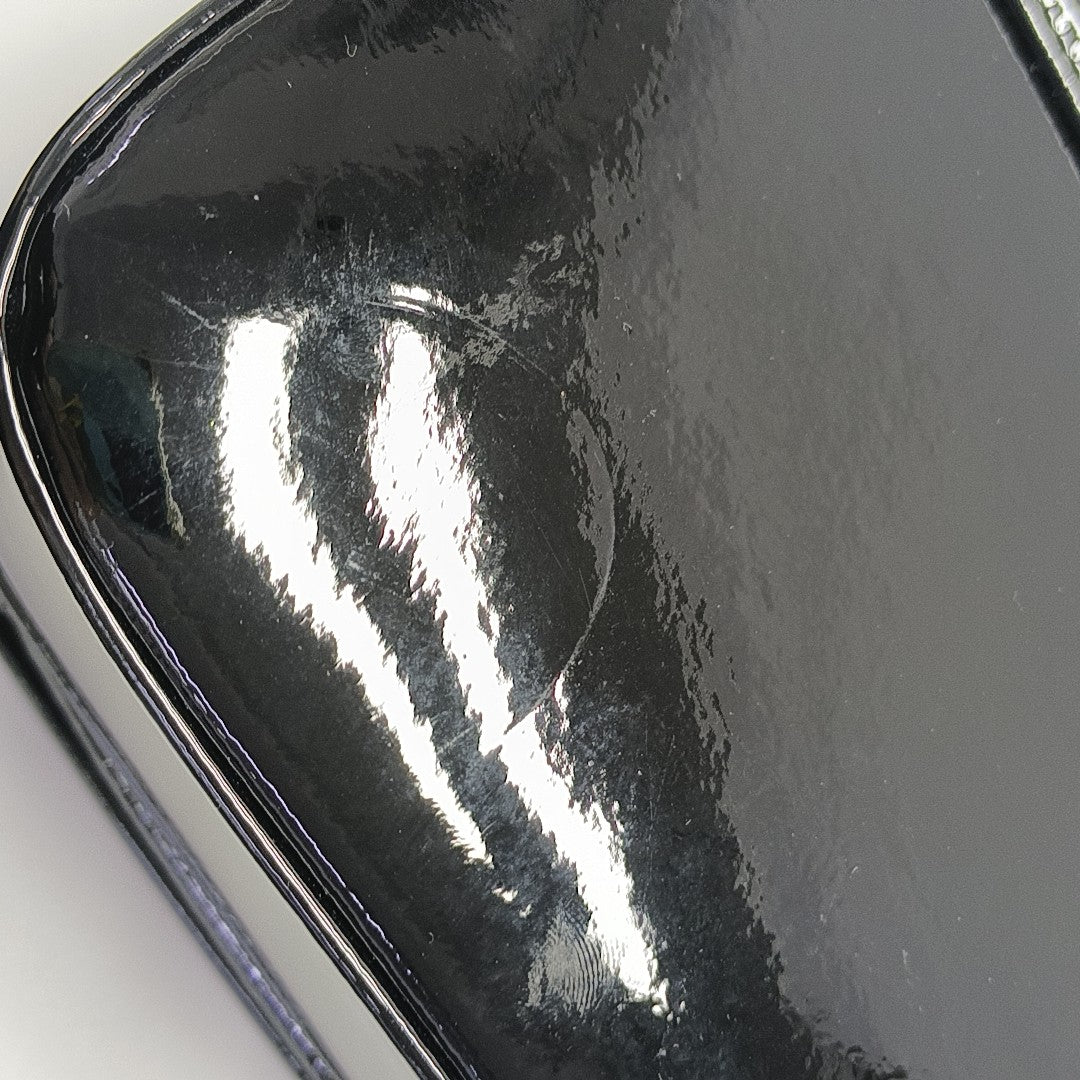 C Medium Patent Leather Black