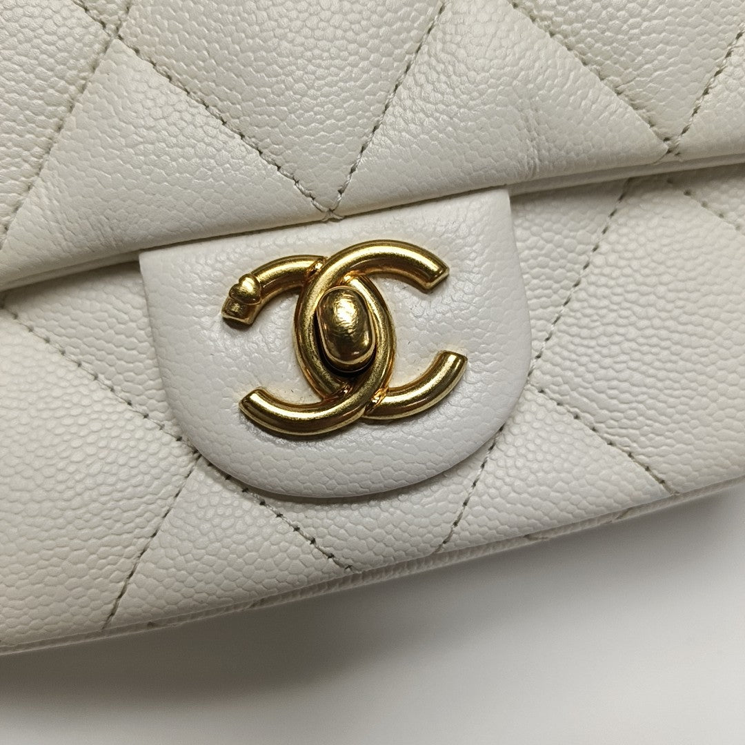 CLASSIC FLAP Small Quilted Grained Calfskin White