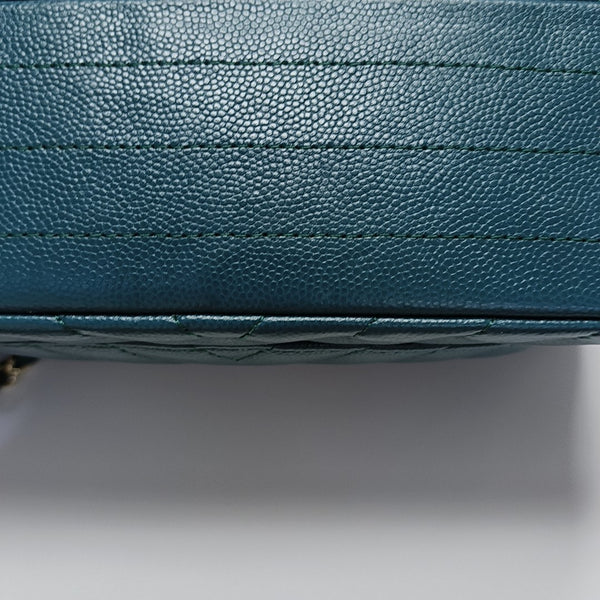 CLASSIC FLAP Medium Chevron Grained Calfskin Green