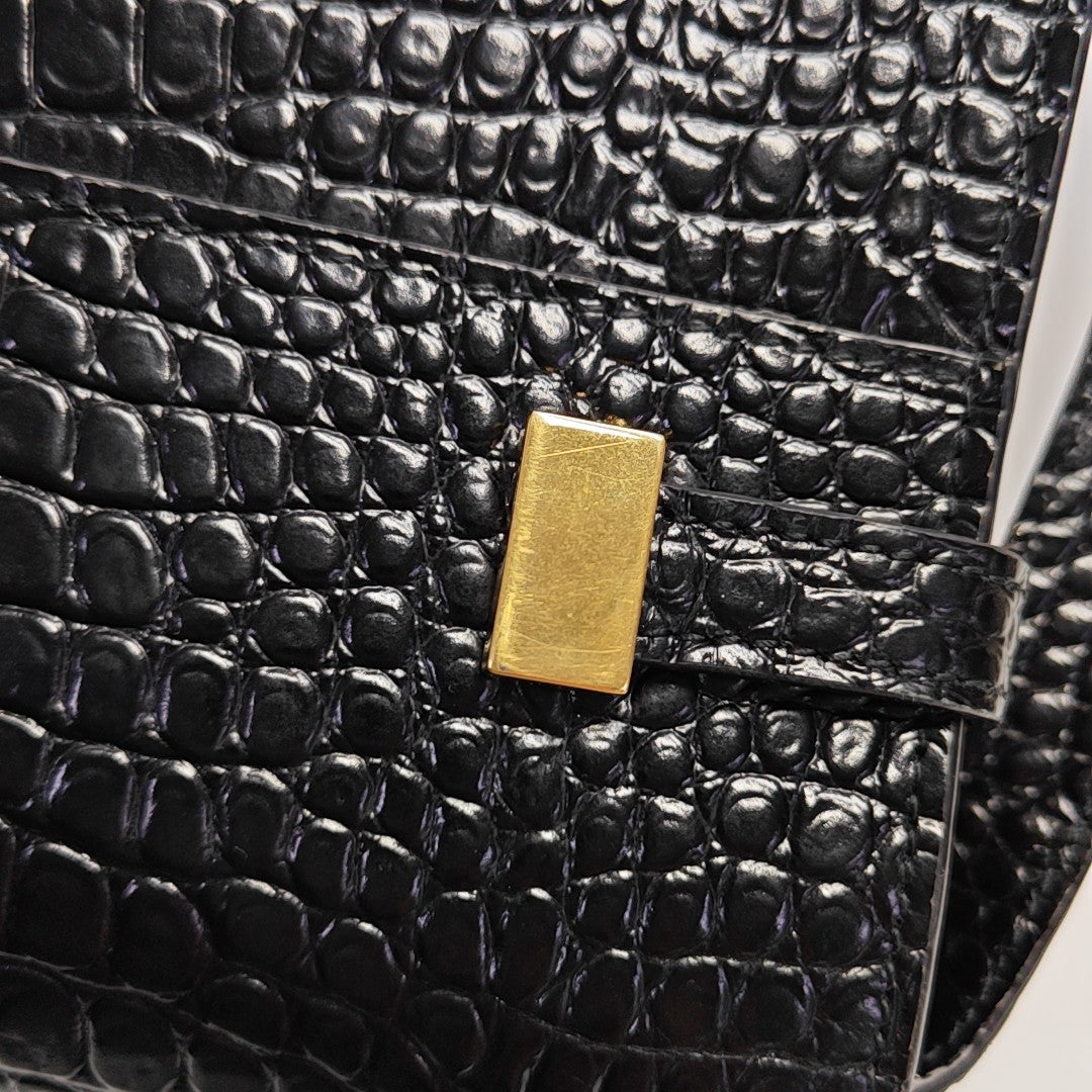 MANHATTAN Medium Calfskin Black