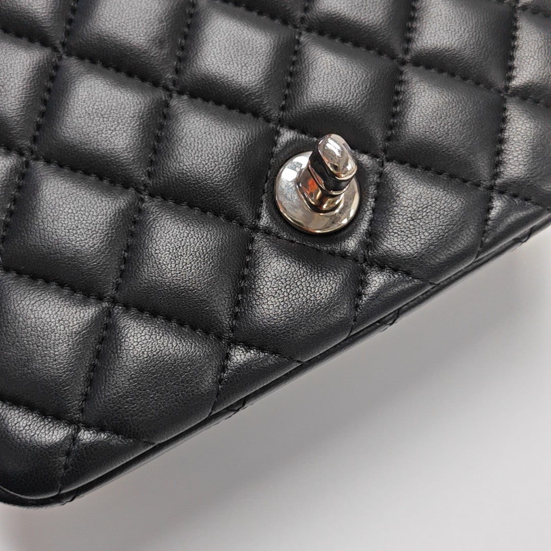 CLASSIC FLAP Mini Quilted Lambskin Black