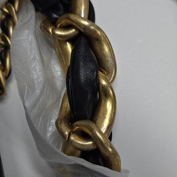 TWO TONE CHAIN HANDLE Quilted Calfskin Black