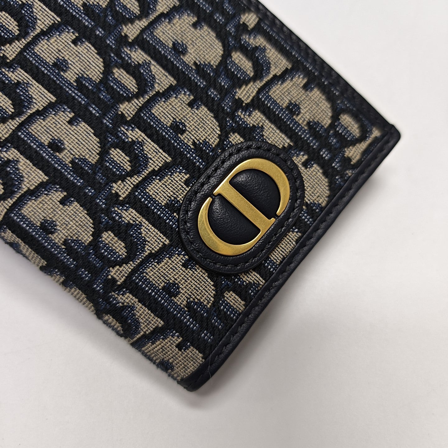 30 Montaigne Canvas Blue Wallet