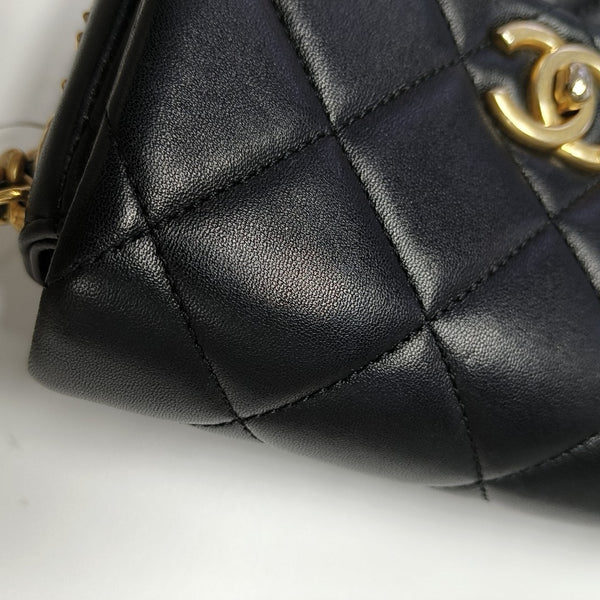 Quilted Lambskin Crossbody Bag Black