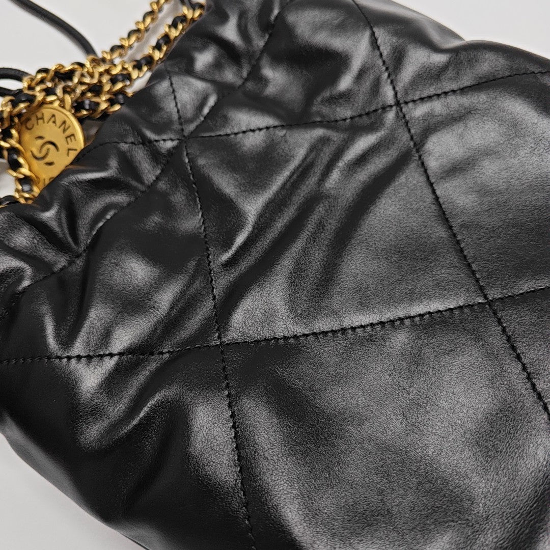 CHANEL 22 Mini Quilted Calfskin Black