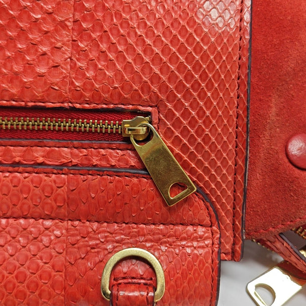 TRAPEZE Medium Python Red