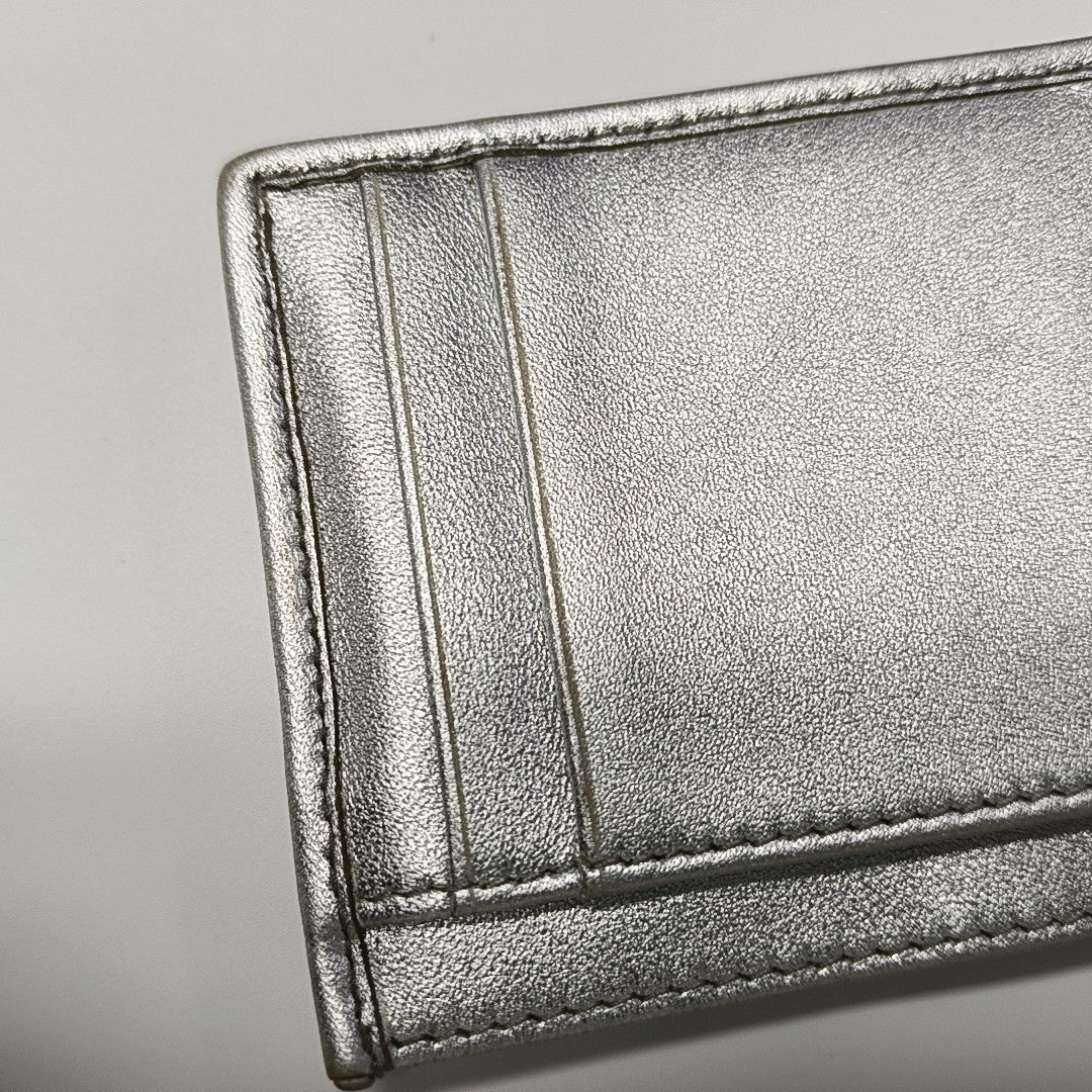 Matelassé Quilted Lambskin Silver Card Holder