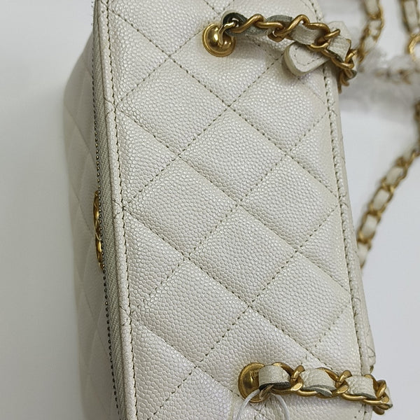 VANITY CASE Small Quilted Grained Calfskin White