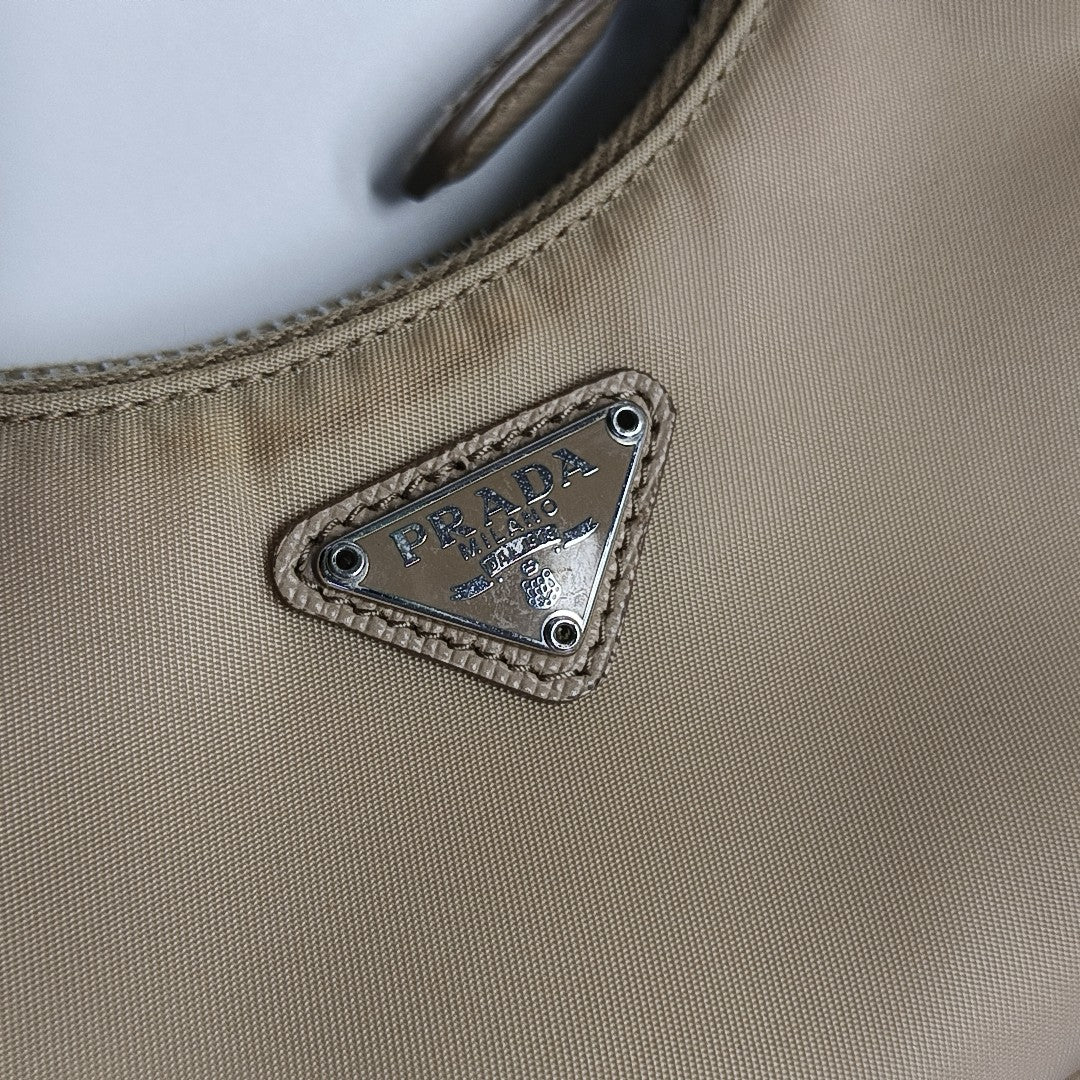 Re-Edition Nylon Beige