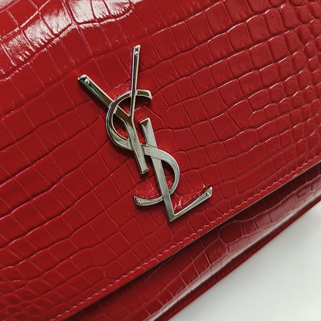 SUNSET Medium Calfskin Red